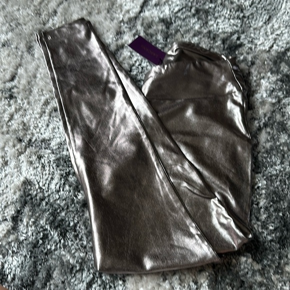 Lascana Metallic Leggings - Picture 4 of 5